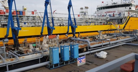 «Роснефть» начала морские поставки базовых масел в Европу «Роснефть» начала морские поставки базовых масел в Европу